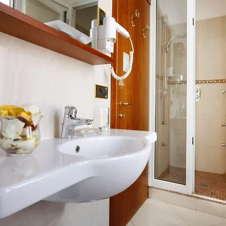 호텔 Ristorante Toscana 4*